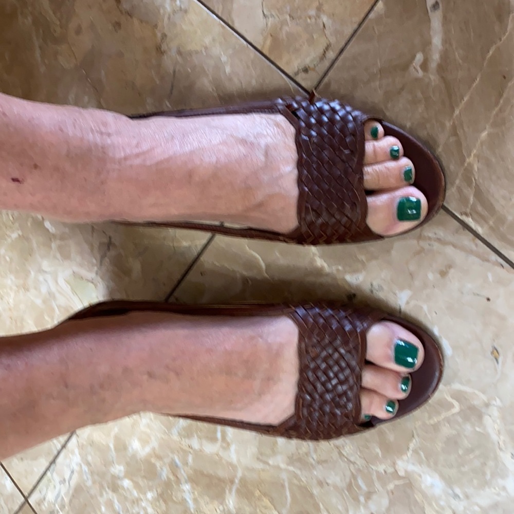 Anne Klein low wedge open tied huarache flats